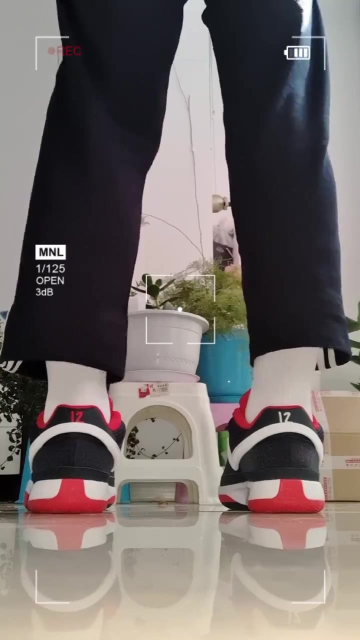 莫兰特一代狠狠爱上了，无敌，搭配校服也好