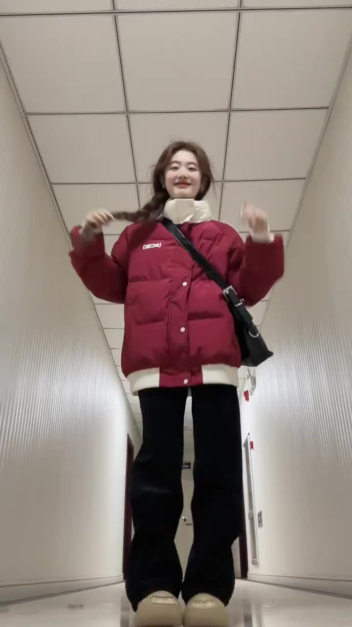 红色真的很显白诶！