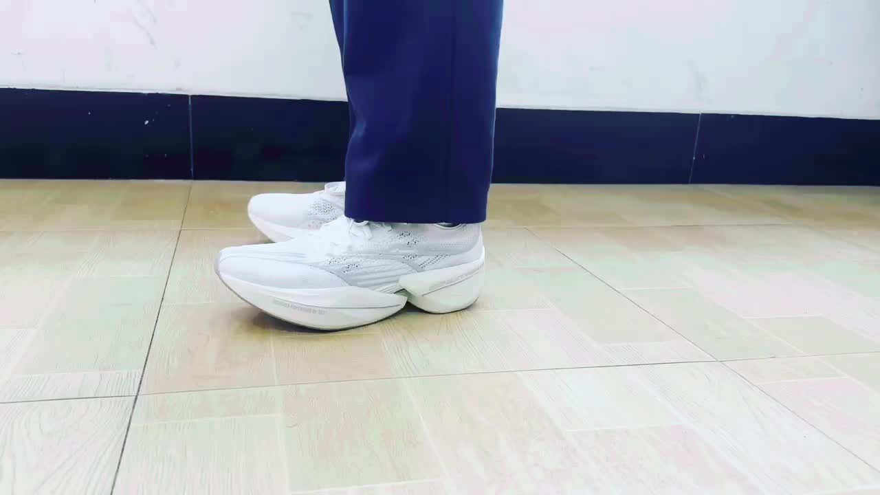 沉浸式踩鞋