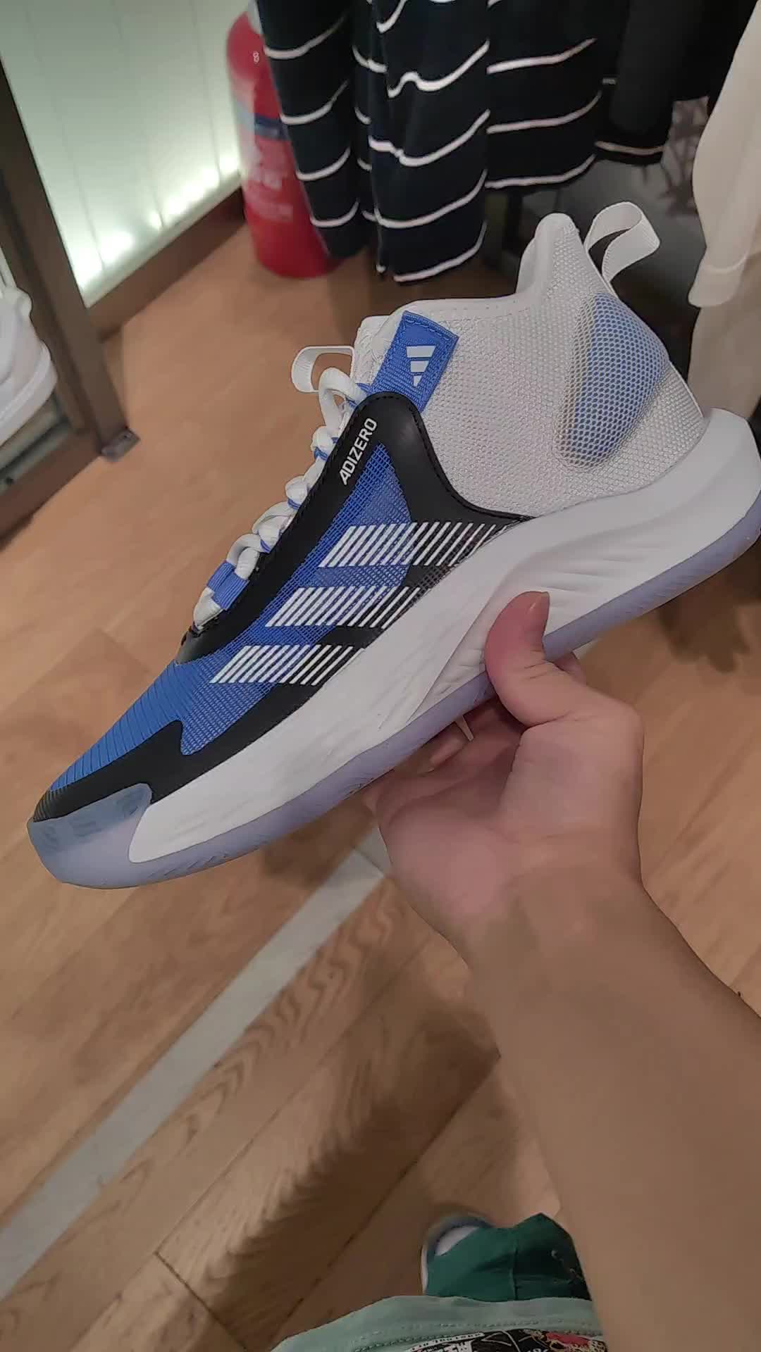 adidas还有这么好的团队鞋？！