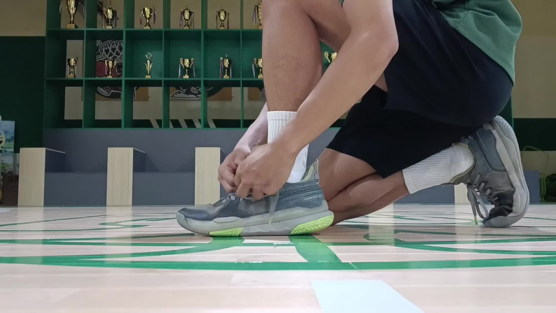 低头拍拍你的鞋-燃战3.0