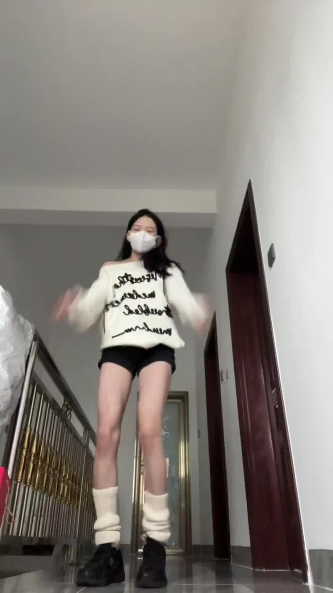 浅跳一下