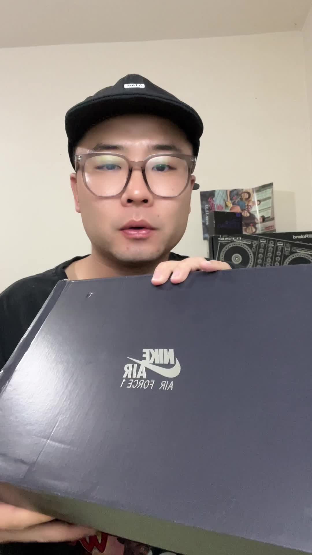 开箱测评，Nike Air force爆裂纹鞋子