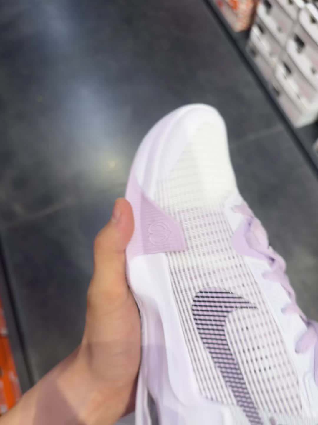 粉色系篮球鞋👟