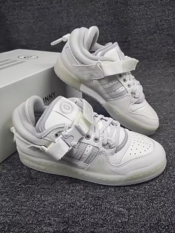 灰白色的痞坏兔，颜值真的好好看。