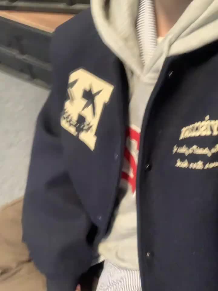 藏蓝色棒球服能有多帅？