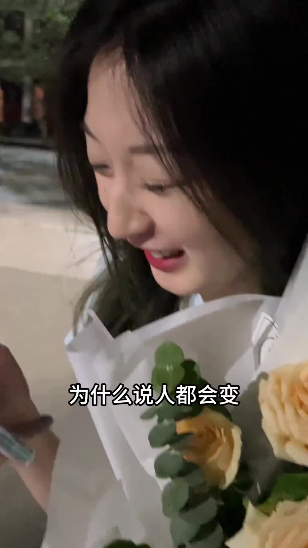 数声风笛离亭晚，君向潇湘我向秦.