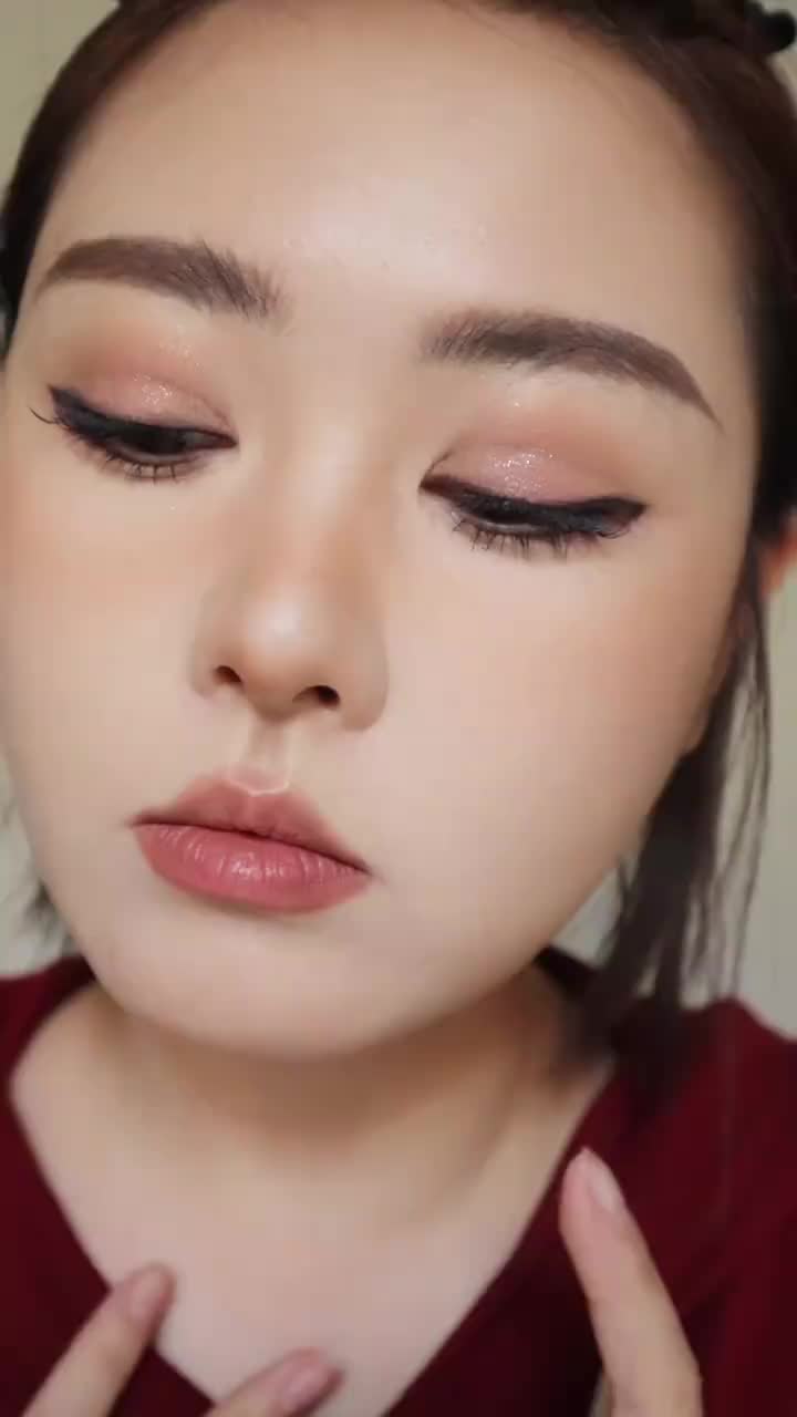 新购彩妆上脸｜秋意浓浓的奶茶色妆容好温柔