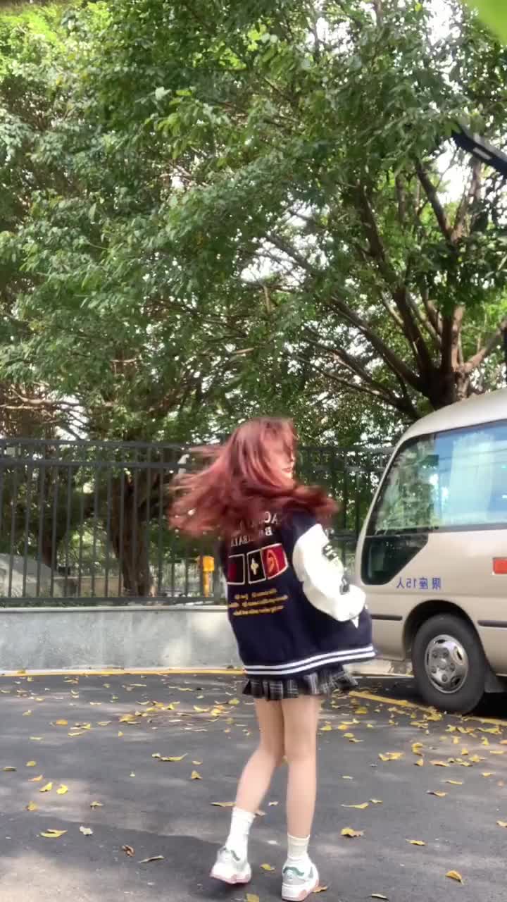156女大学生实习穿什么（棒球服真的好酷
