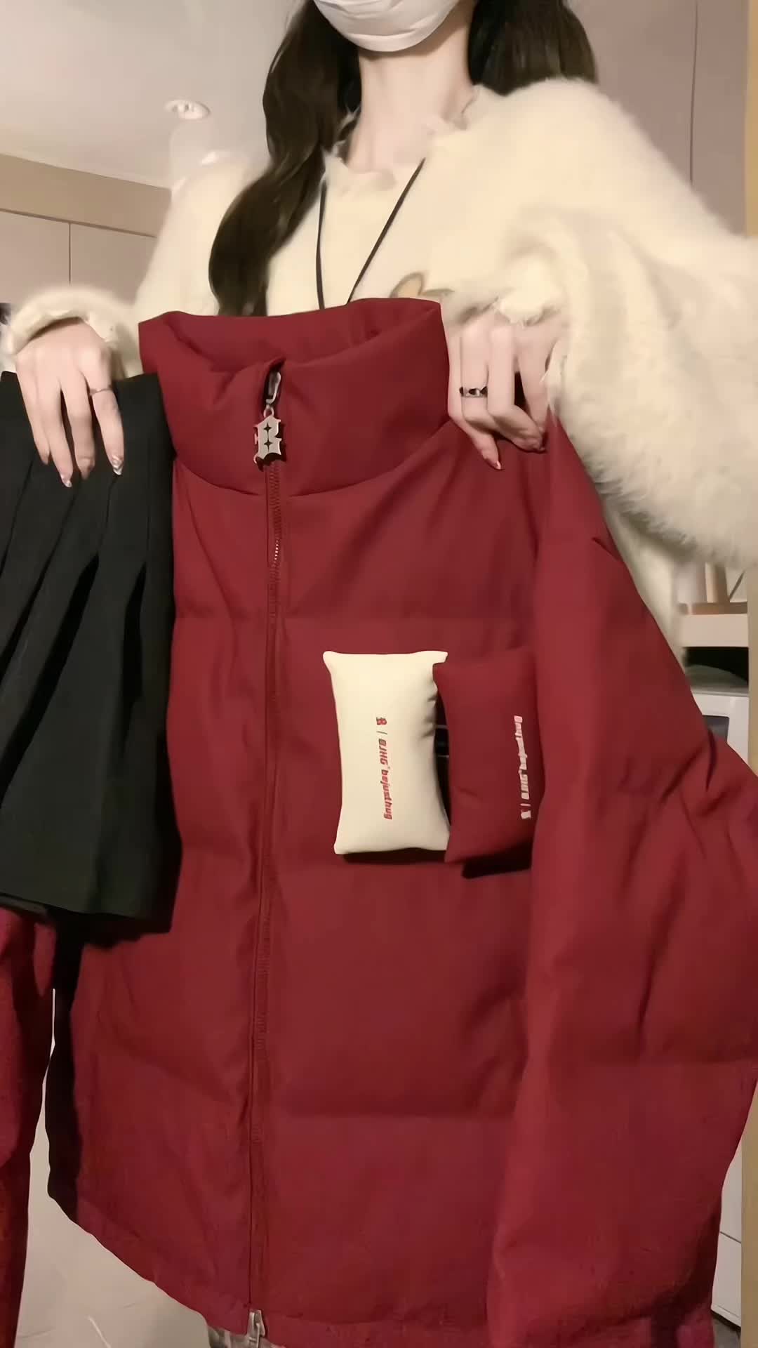 好喜欢这套黑红搭配！甜辣学院感棉服穿搭！