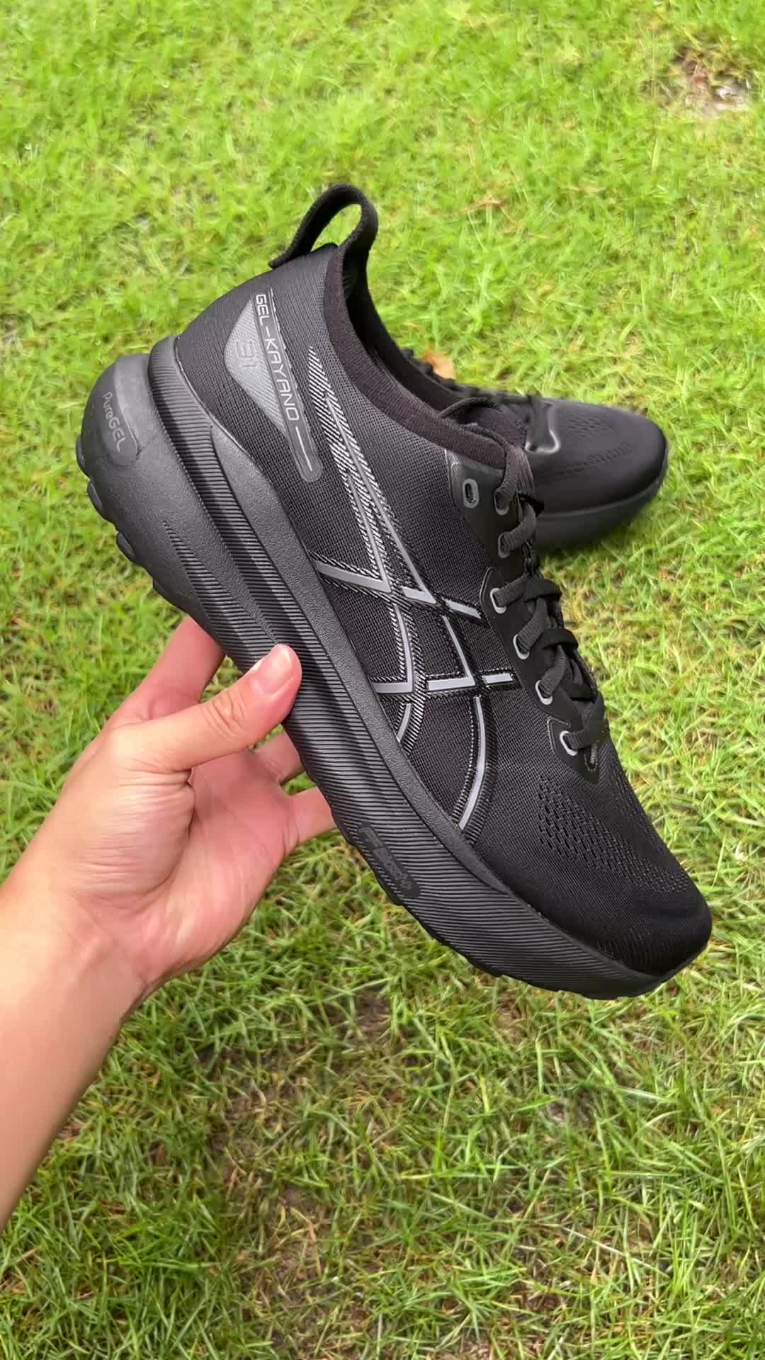 稳定支撑的王Kayano31瑕疵挺多！还入
30代因为设计语言大改，导致口碑两极分化，喜欢的
觉得支