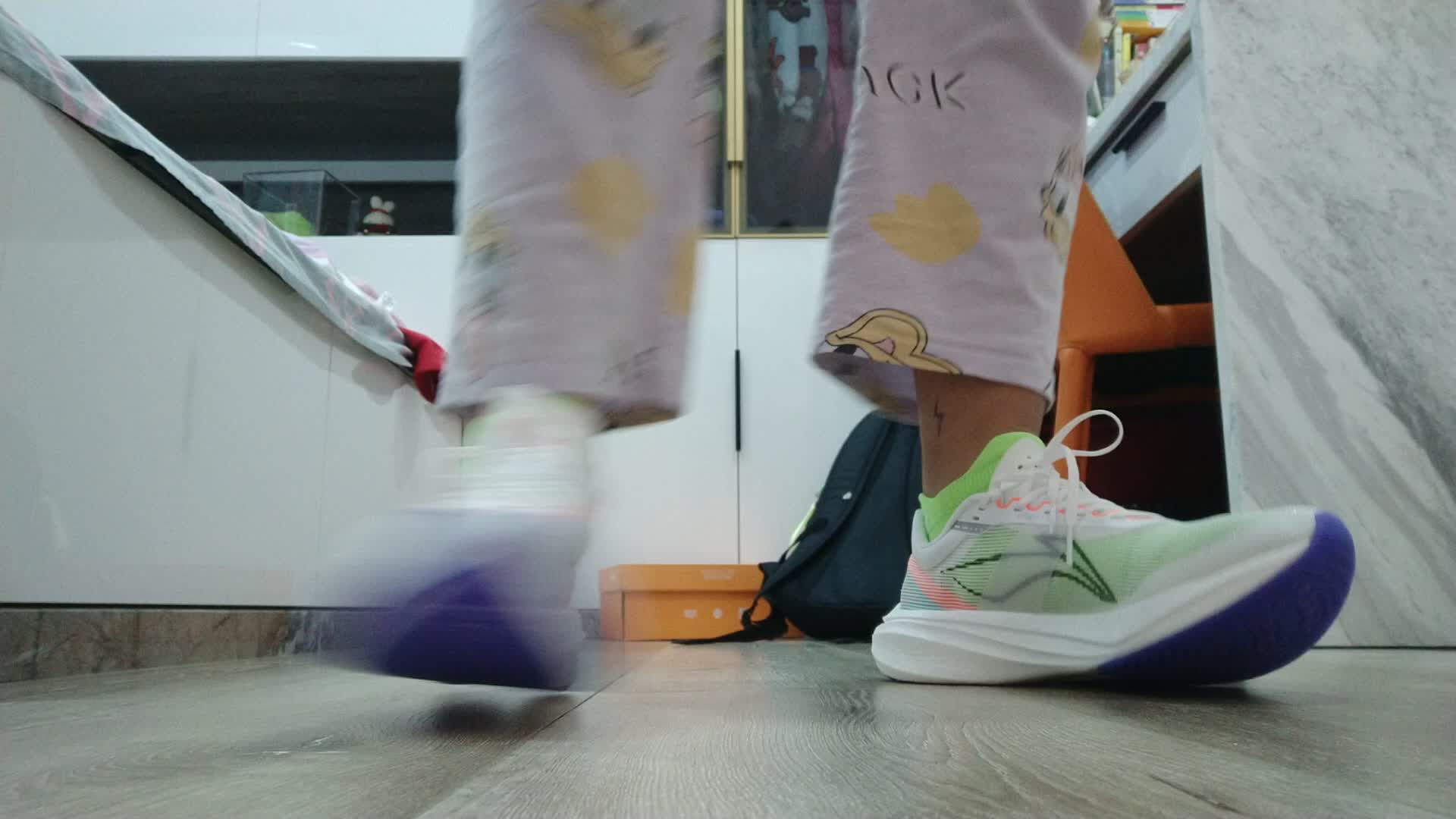 本人是14岁女生，体重120斤，高脚背慎