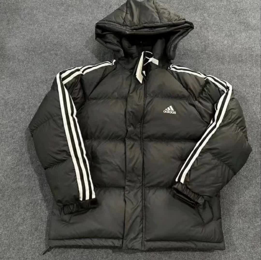 阿迪达斯羽绒服外套~
