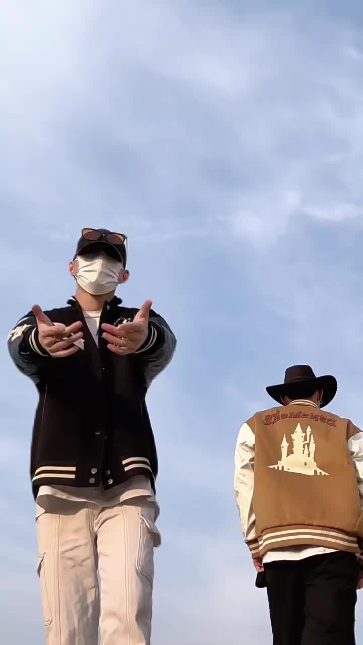 浅穿个王鹤棣同款吧