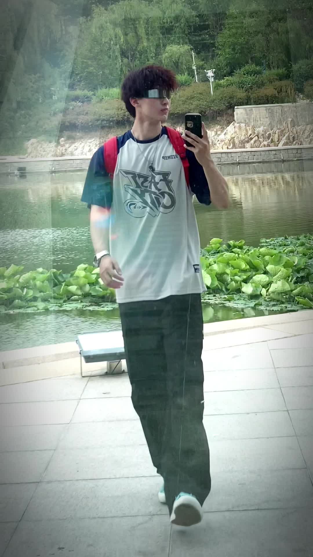 “别问，问就是衣服里有空调”#ootd穿