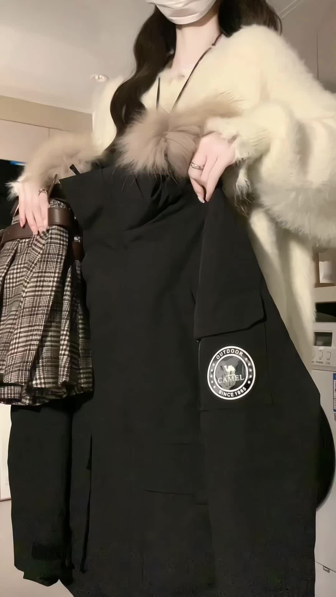 好喜欢这套好显瘦！黑色羽绒服学院感穿搭！