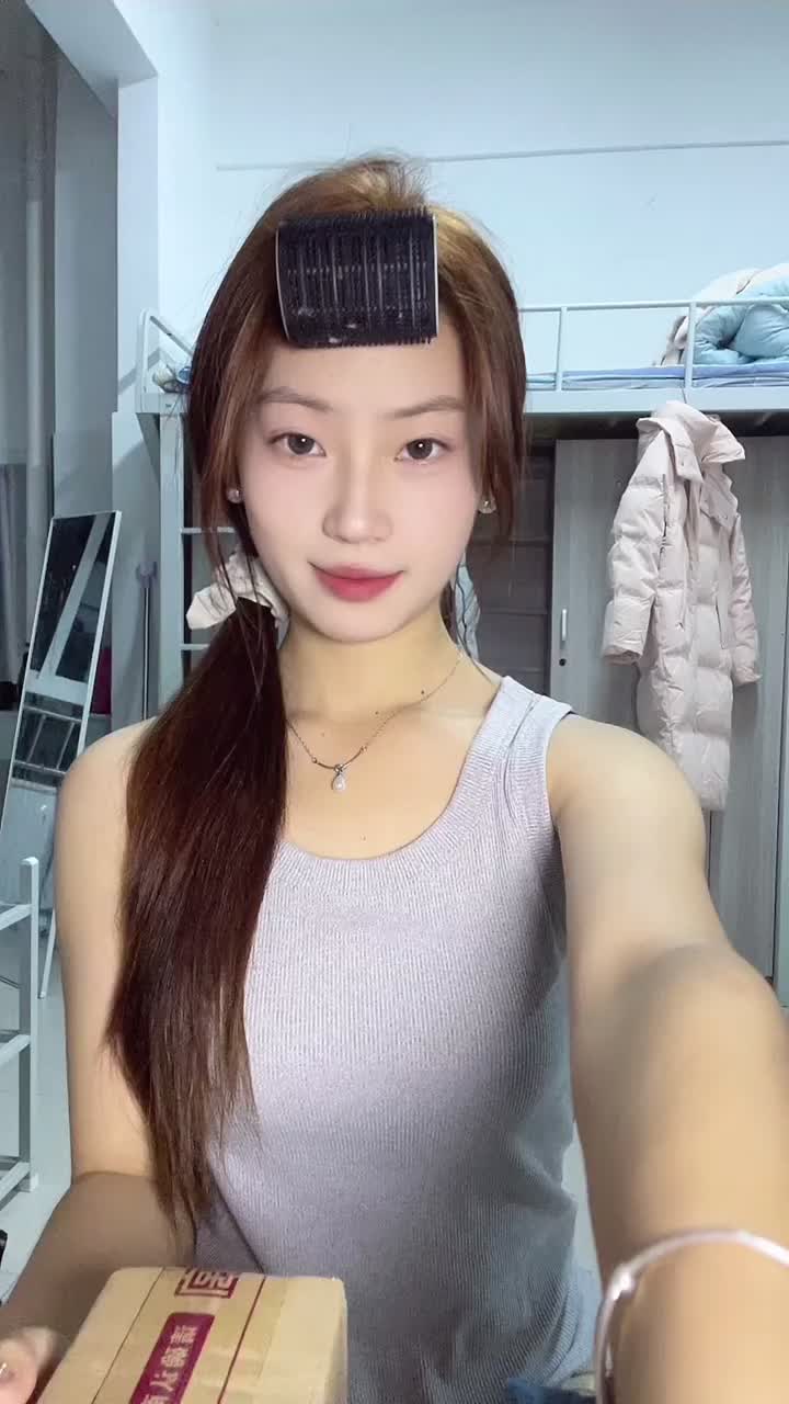 06女大挑战自媒体➕宿舍快递拆箱‼️