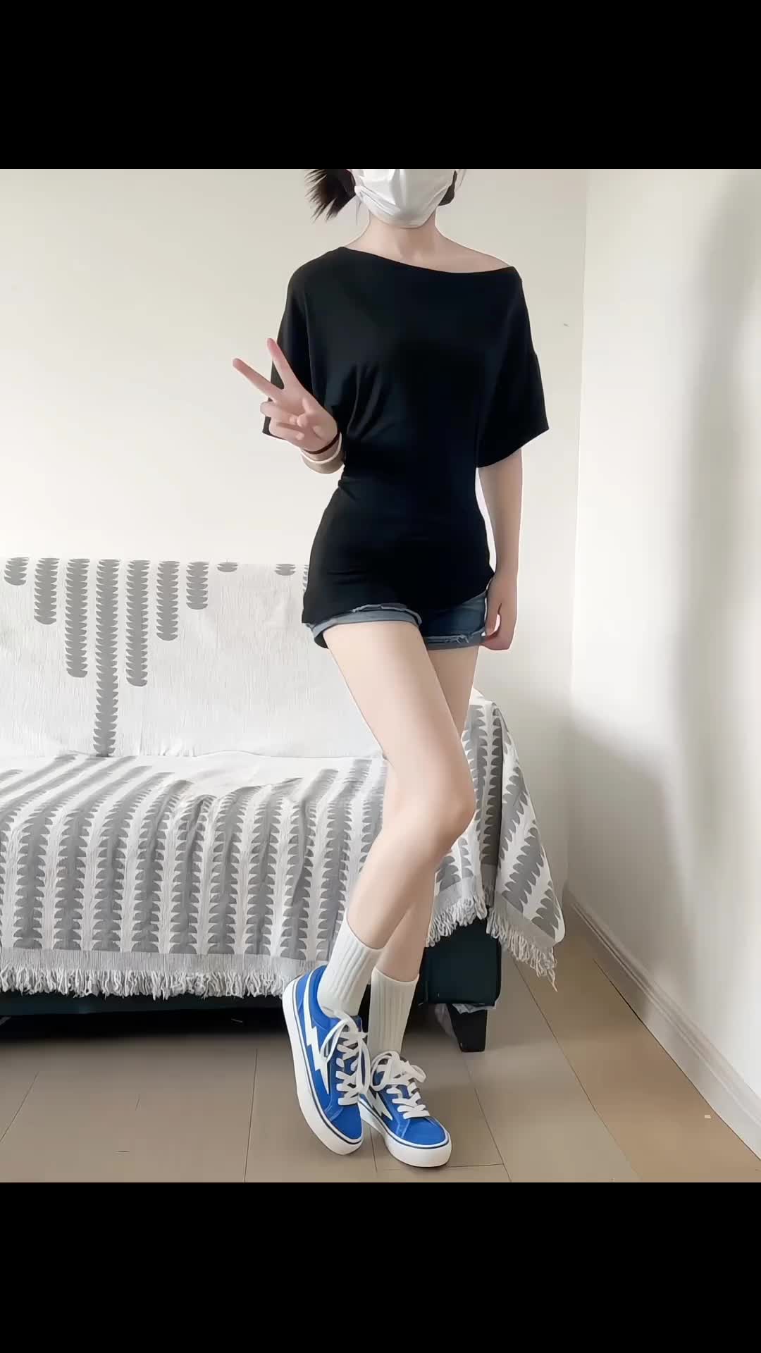 蓝白板鞋适配夏天 显白又百搭