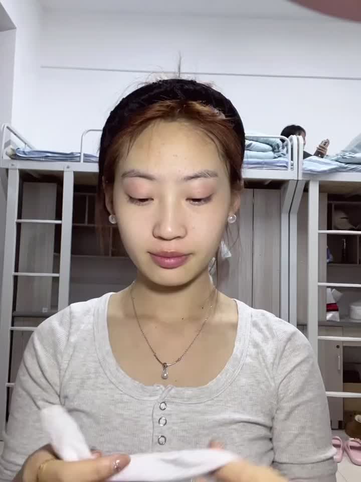 女大学生晚间护肤刷🍋记录分享皮肤越来越好