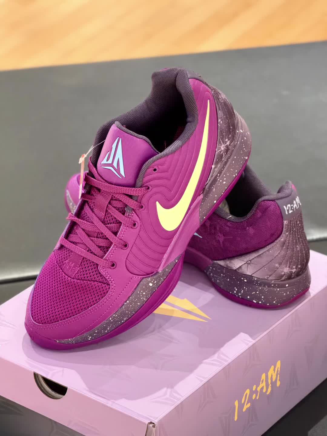 Nike Ja 2 EP 低帮篮球鞋 男款 紫黄色 

