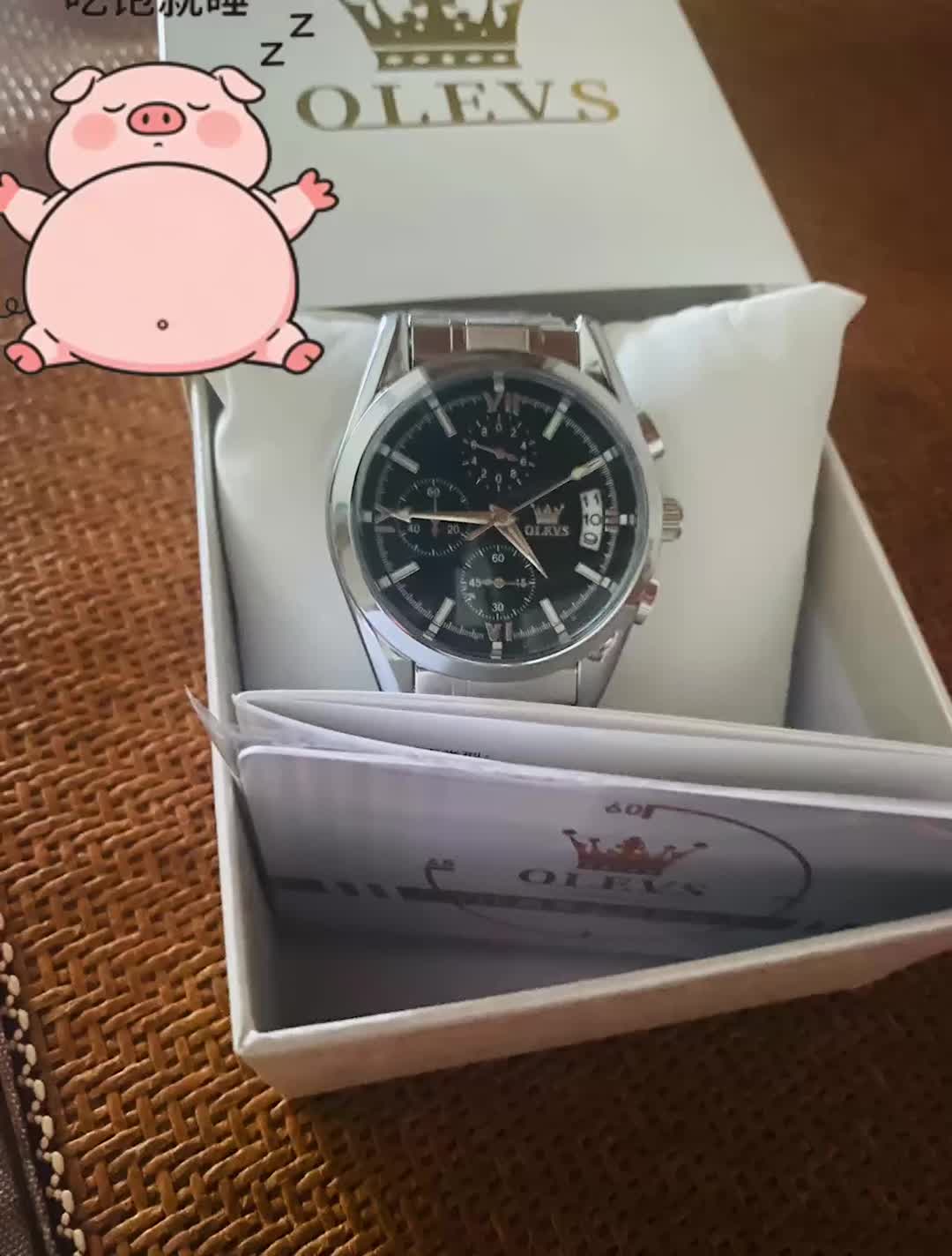 银钢壳+黑表盘，三眼计时表盘设计，罗马刻