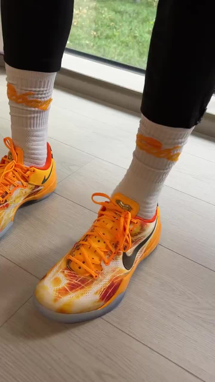Nike Kobe 8烟花配色，情怀和实战怎么选
