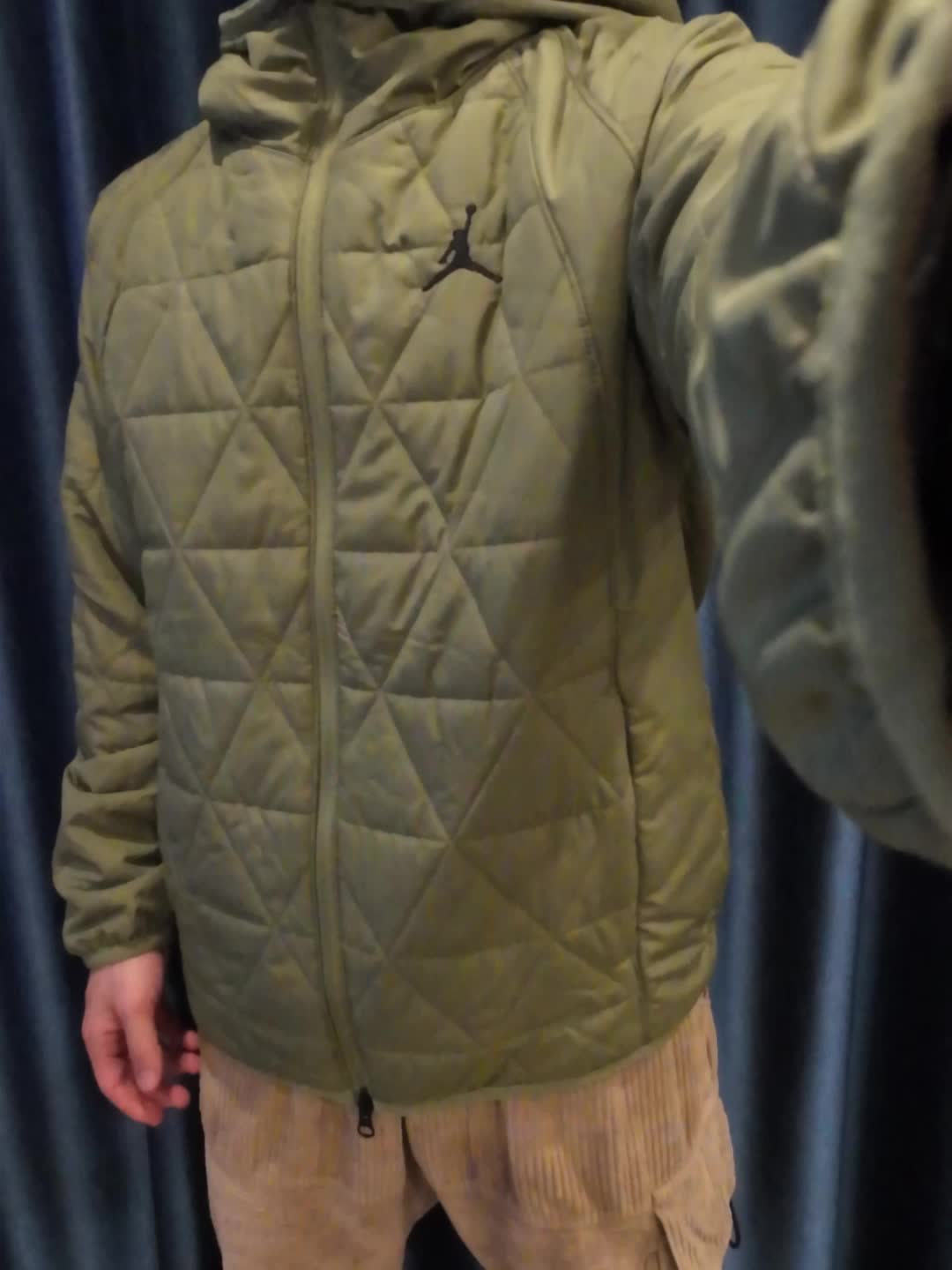 好物分享:aj棉服绿