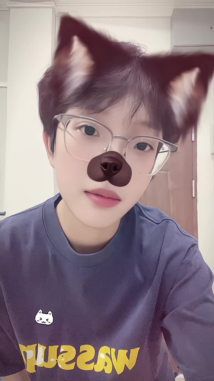 我看谁还没有这件wassup短袖