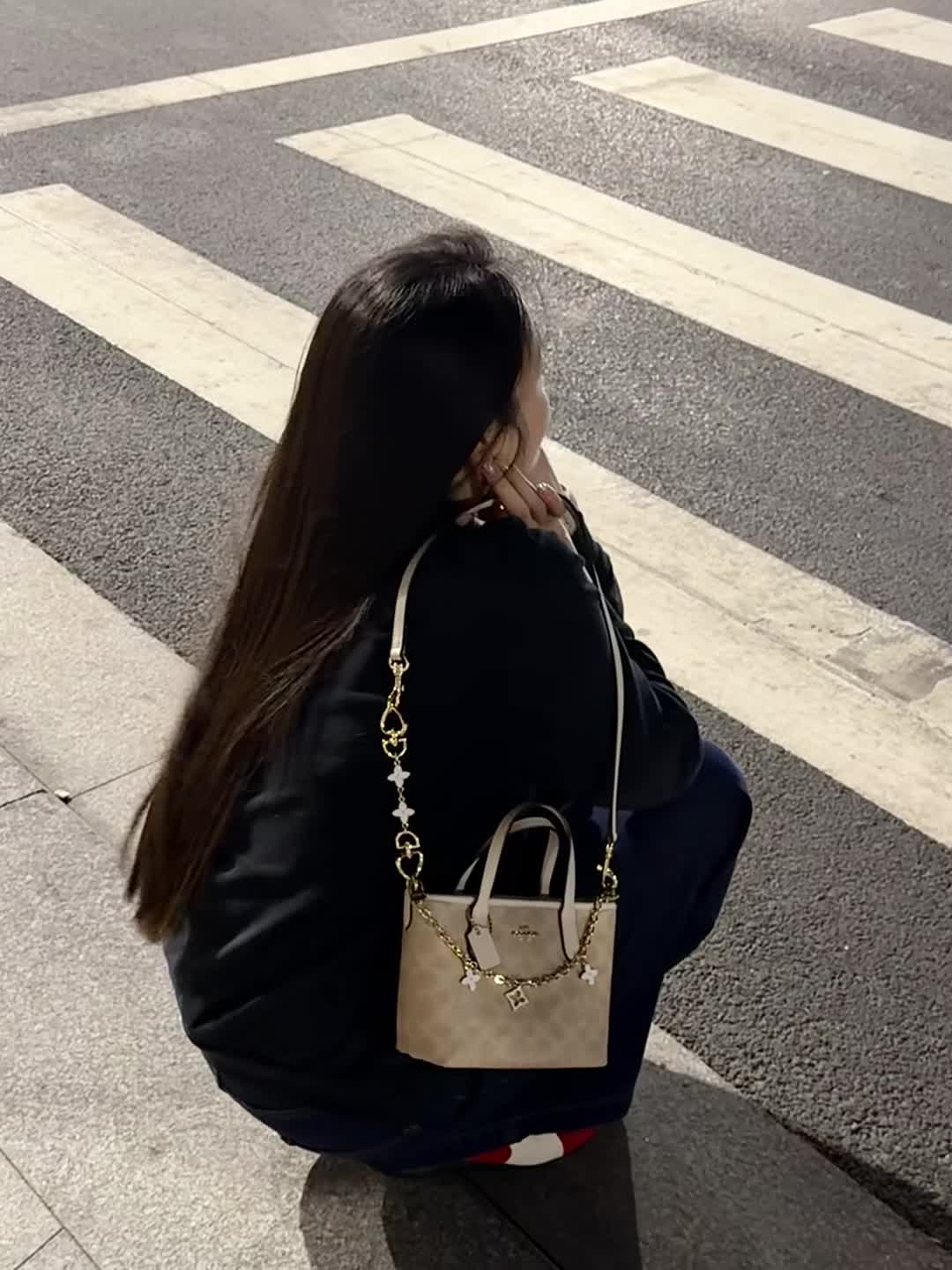 包包尺寸很合适，经典老花耐看百搭，日常出