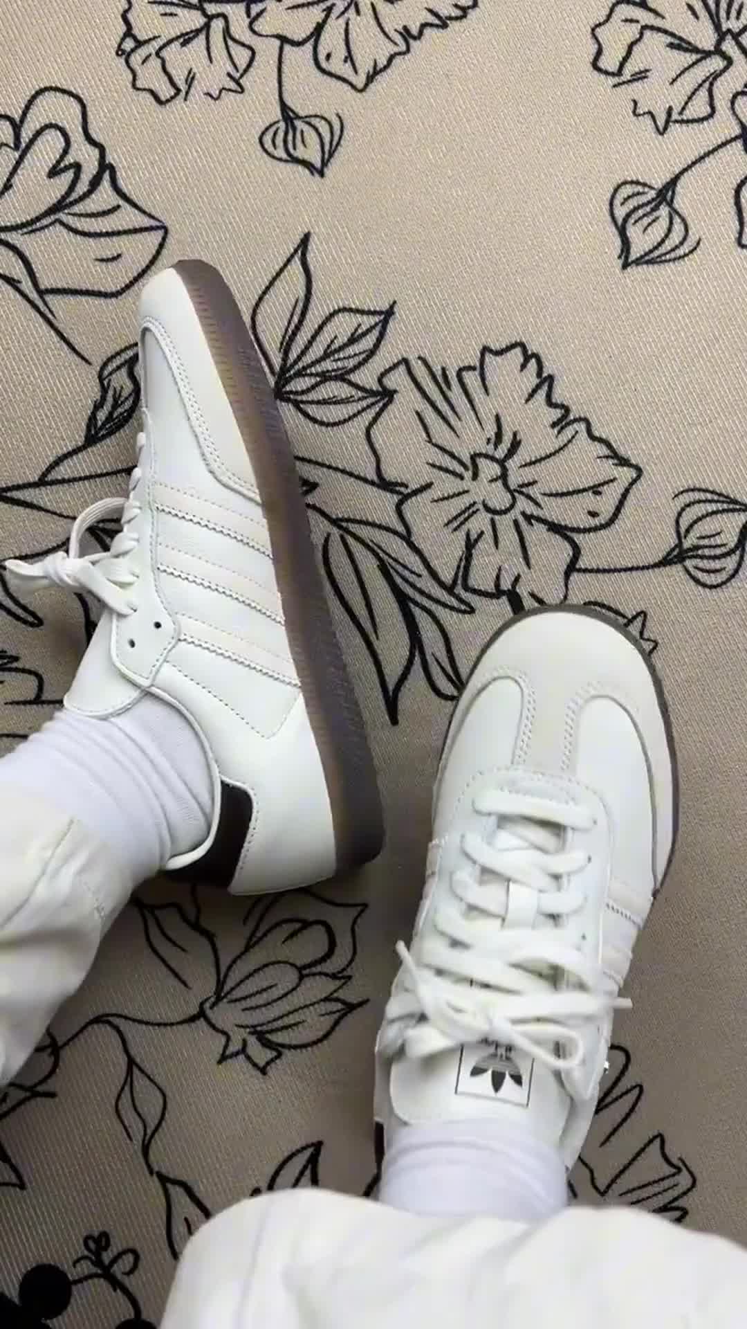 adidas米色德训鞋 复古T头版型 搭配牛仔裤耐看