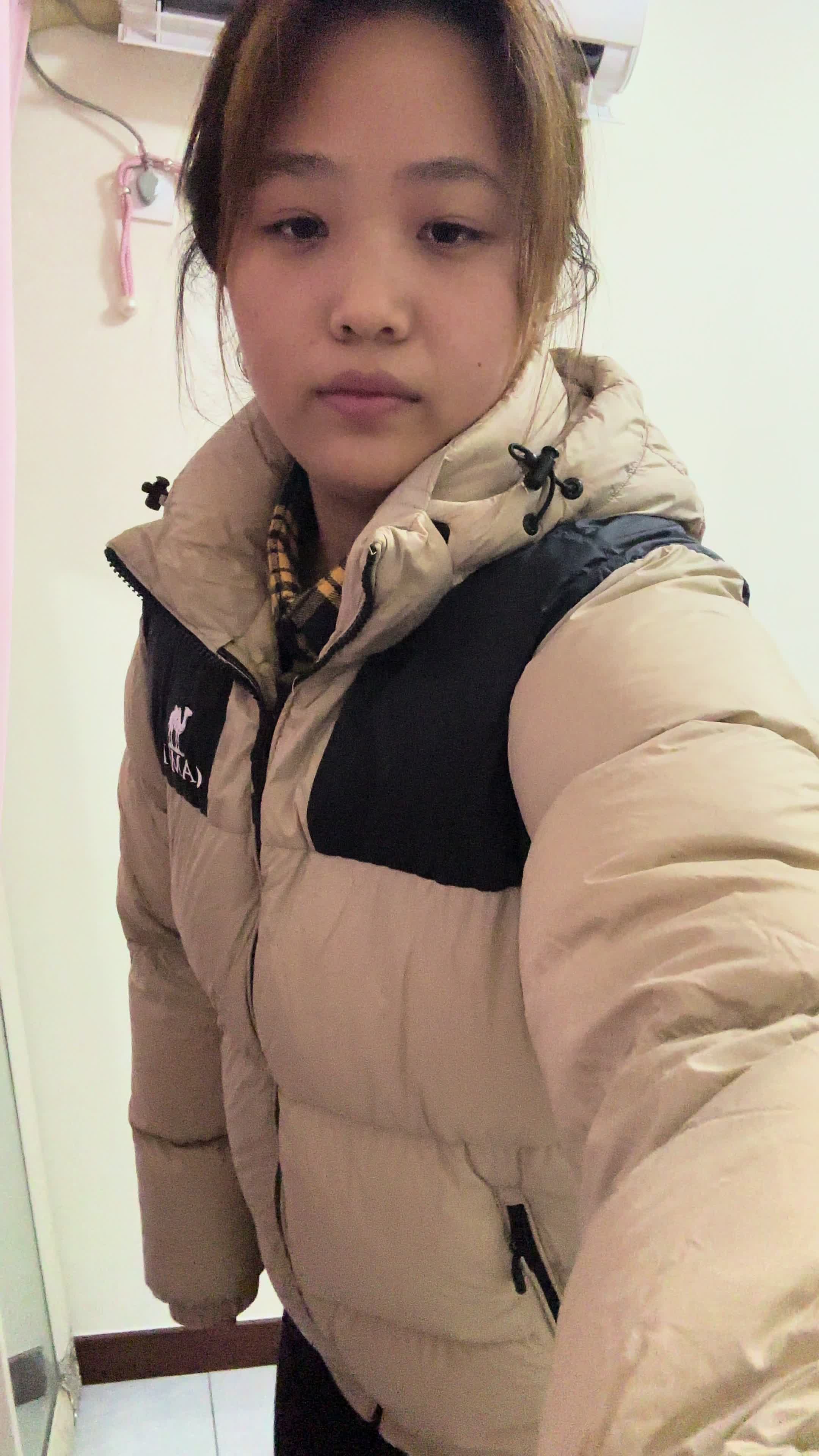 反季买羽绒服，别墅靠大海，很有版型，很轻便！
