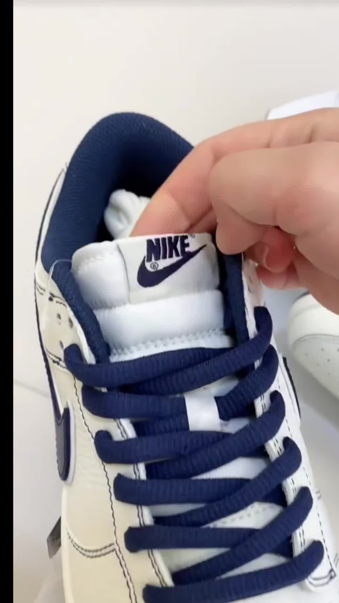 给你喜欢的人送一双喜欢的鞋子吧