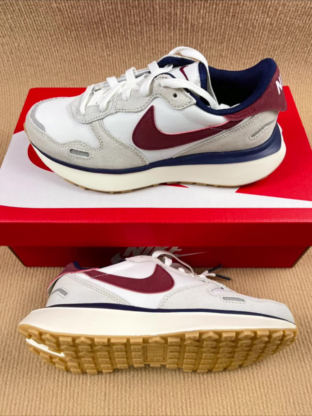 ✨✨✨给大家分享一款超赞的女款跑步鞋——Nike Phoenix Waffle！