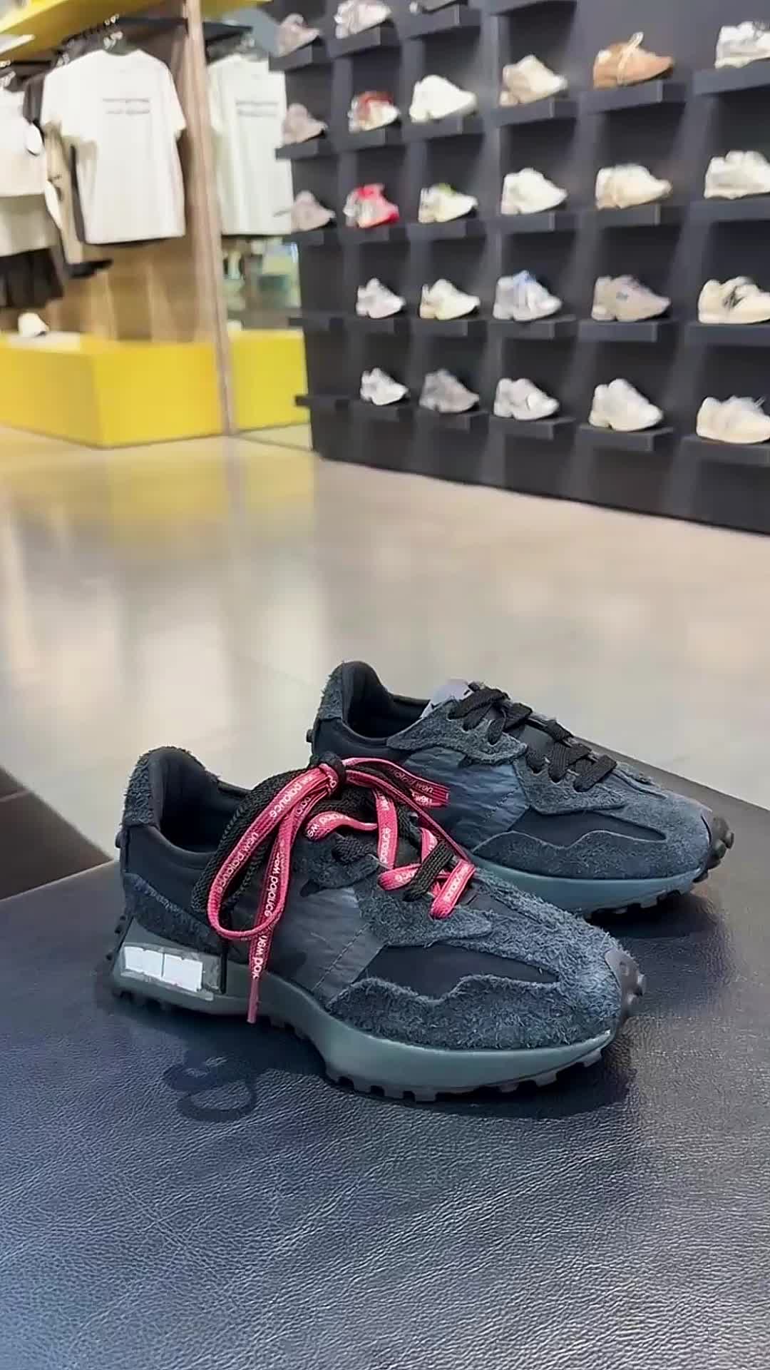 New Balance NB 327 V头鞋 情侣舒适耐磨支撑轻便 低帮跑步鞋 男女同款 科技感黑色