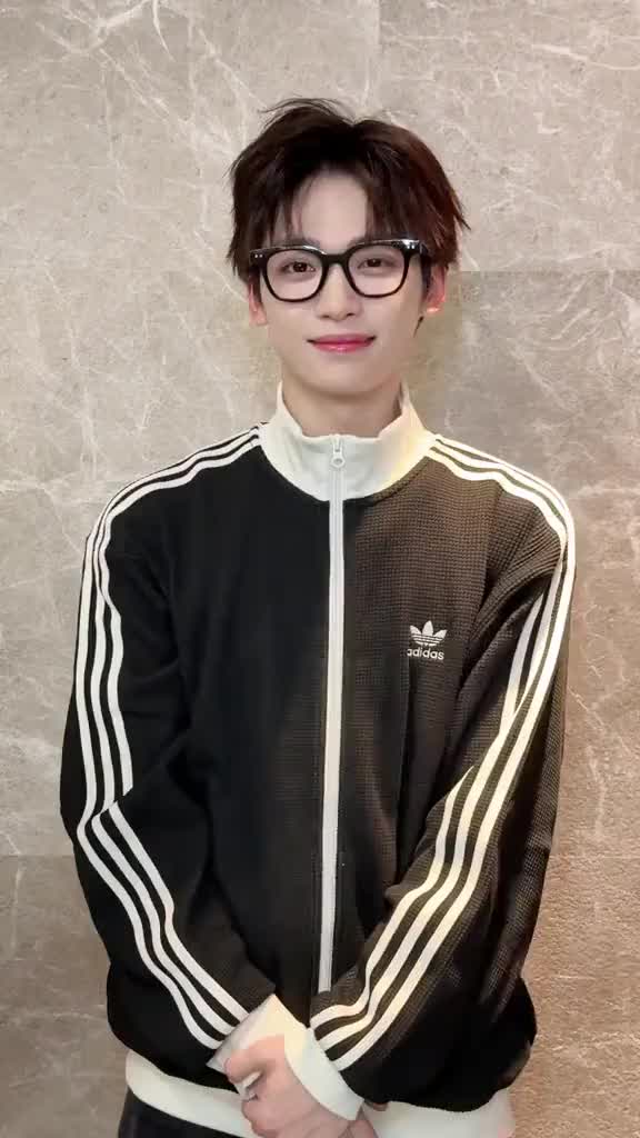 #阿迪三叶草华夫格外套#梓渝同款#KC2
