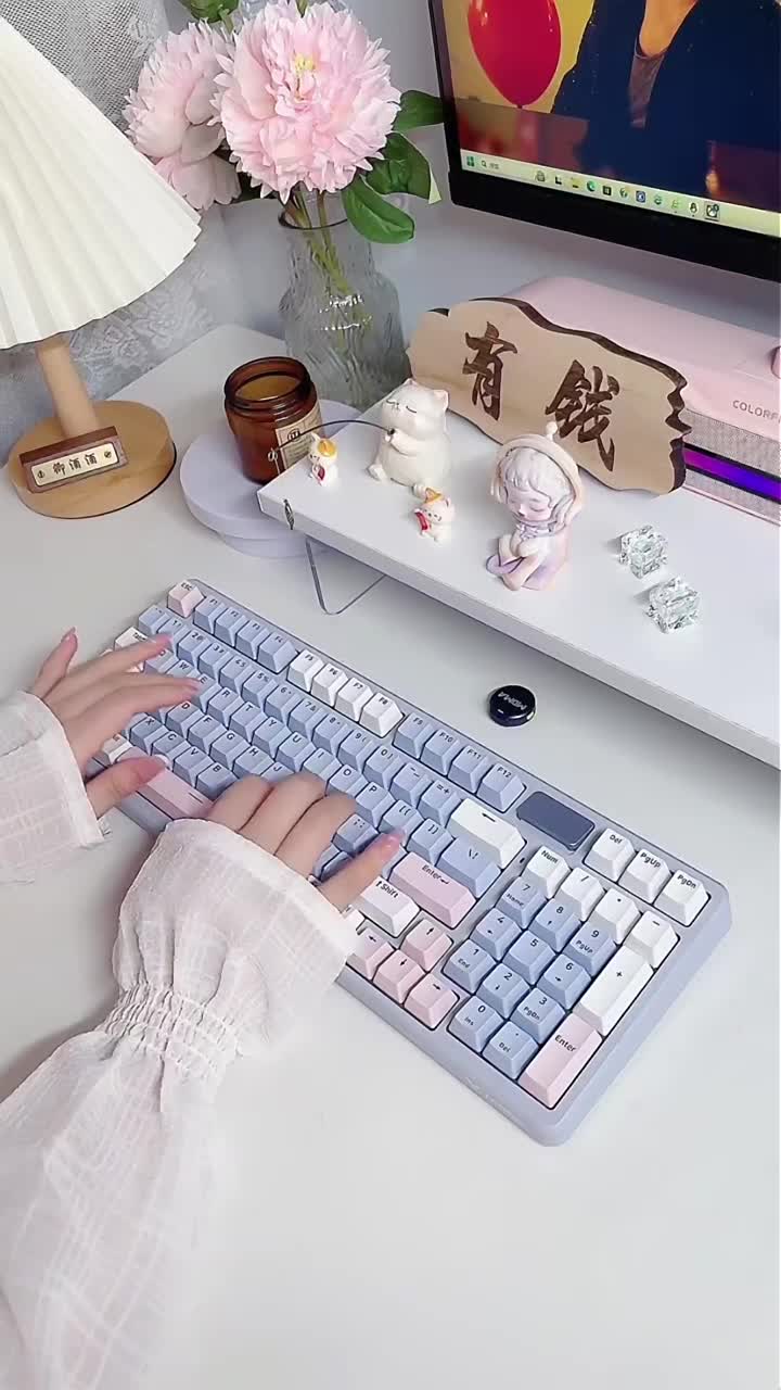 雷柏v700机械键盘，二次元键帽快银轴，打字必备神器