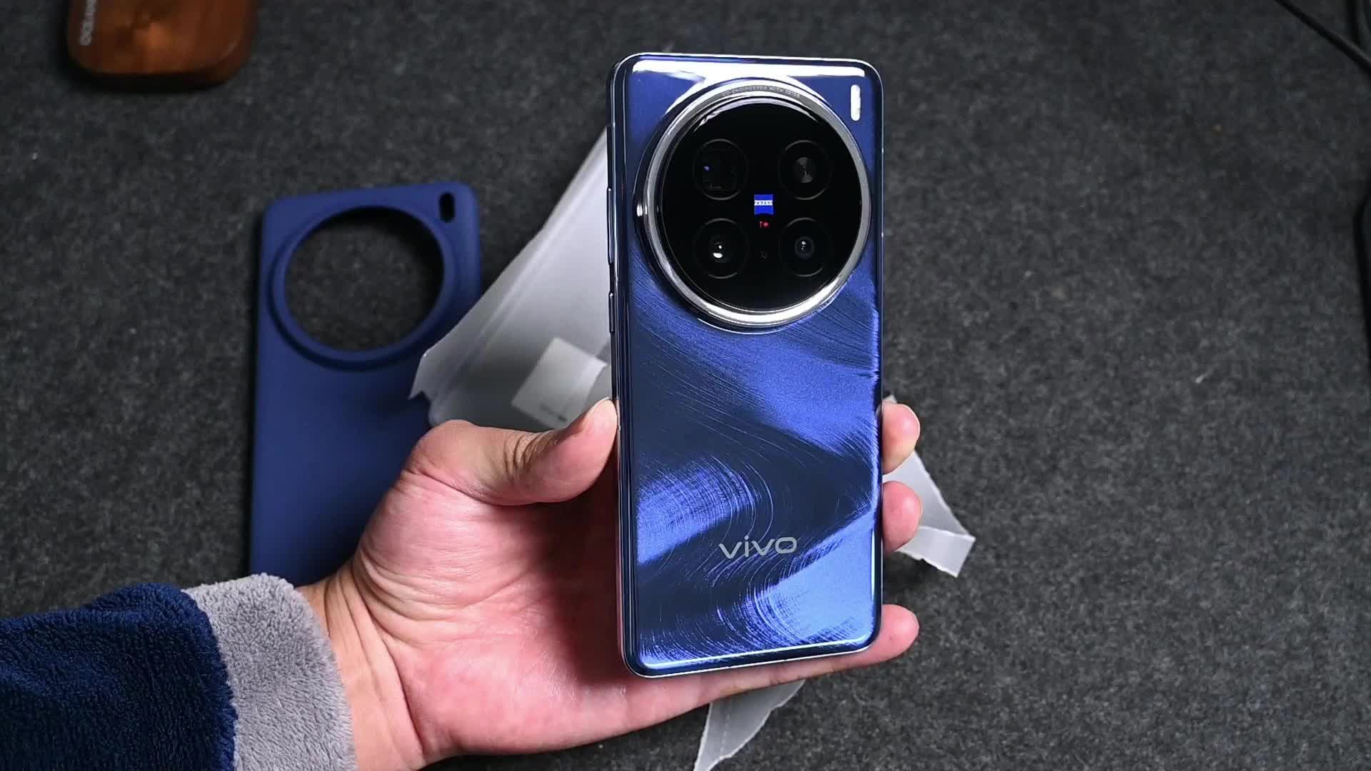 沉浸式开箱vivo X200 Pro