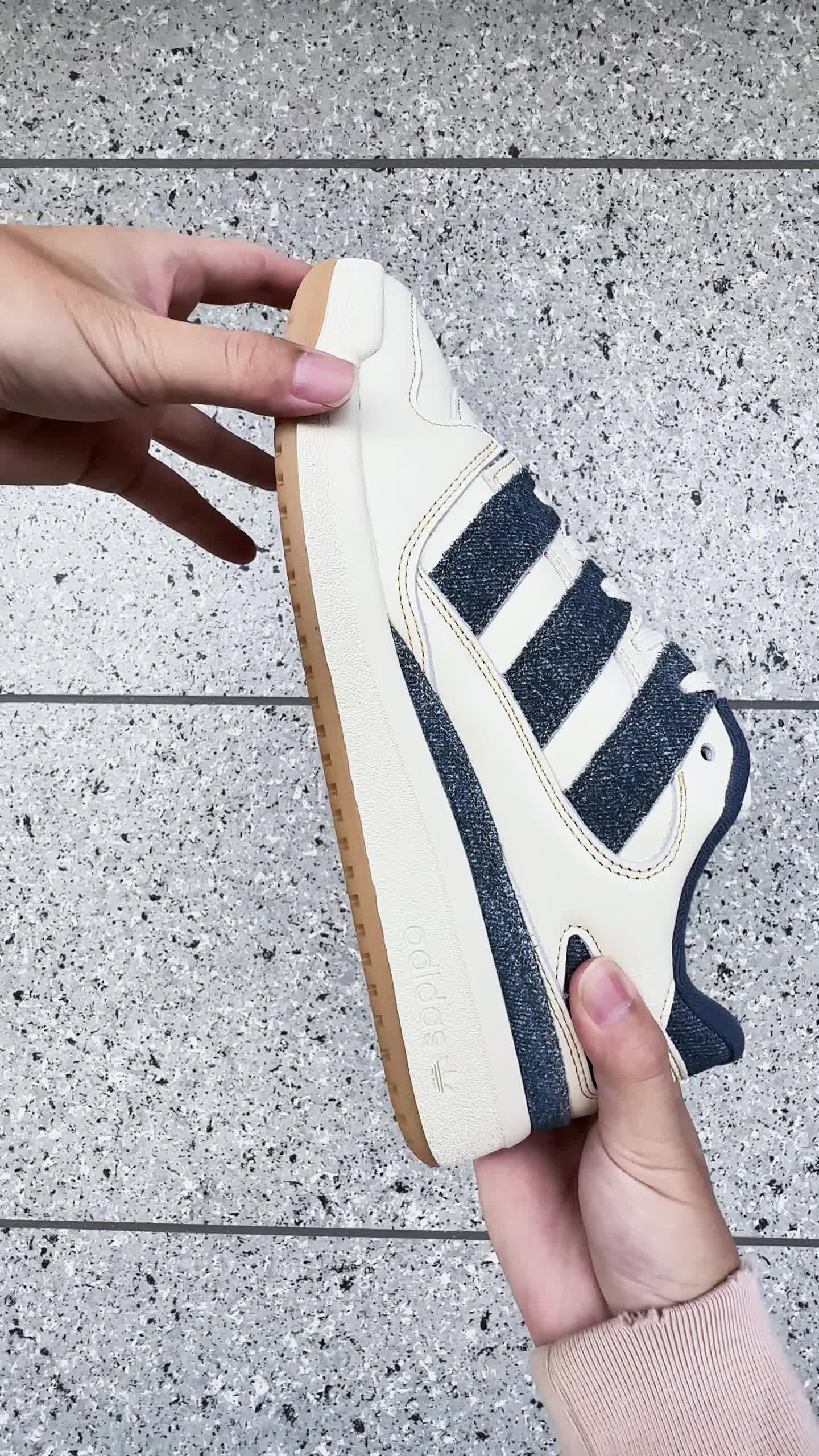 板鞋里的秋冬节奏，BZRP x adidas Originals Forum 2000登场！