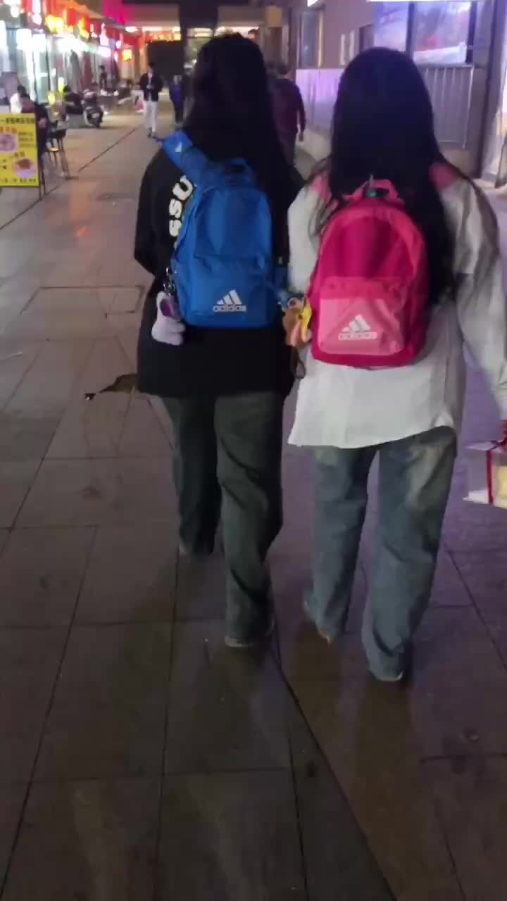 阿迪达斯粉蓝小奶包😻😻