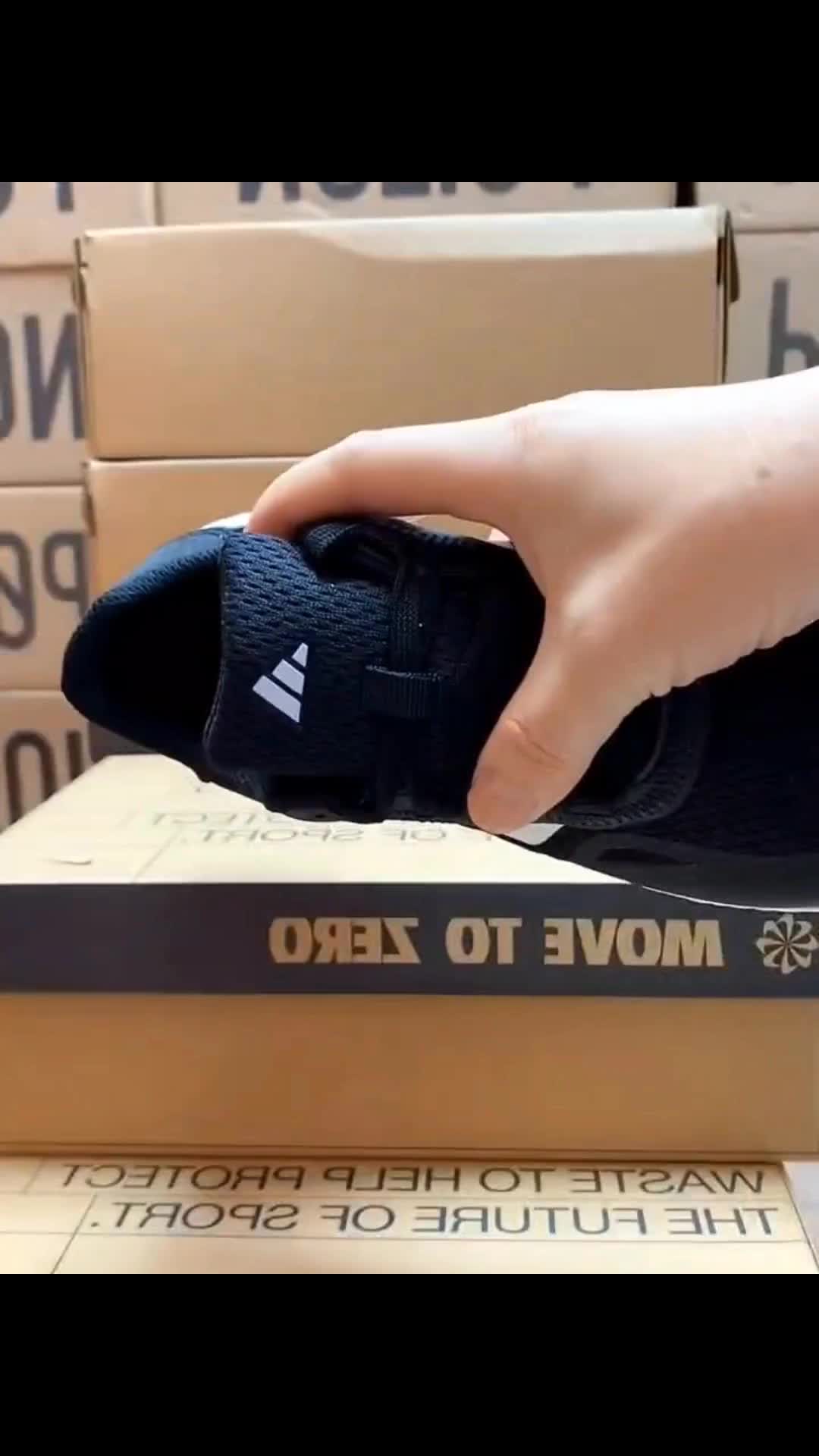 阿迪达斯ROAMBOAT男女同款跑鞋