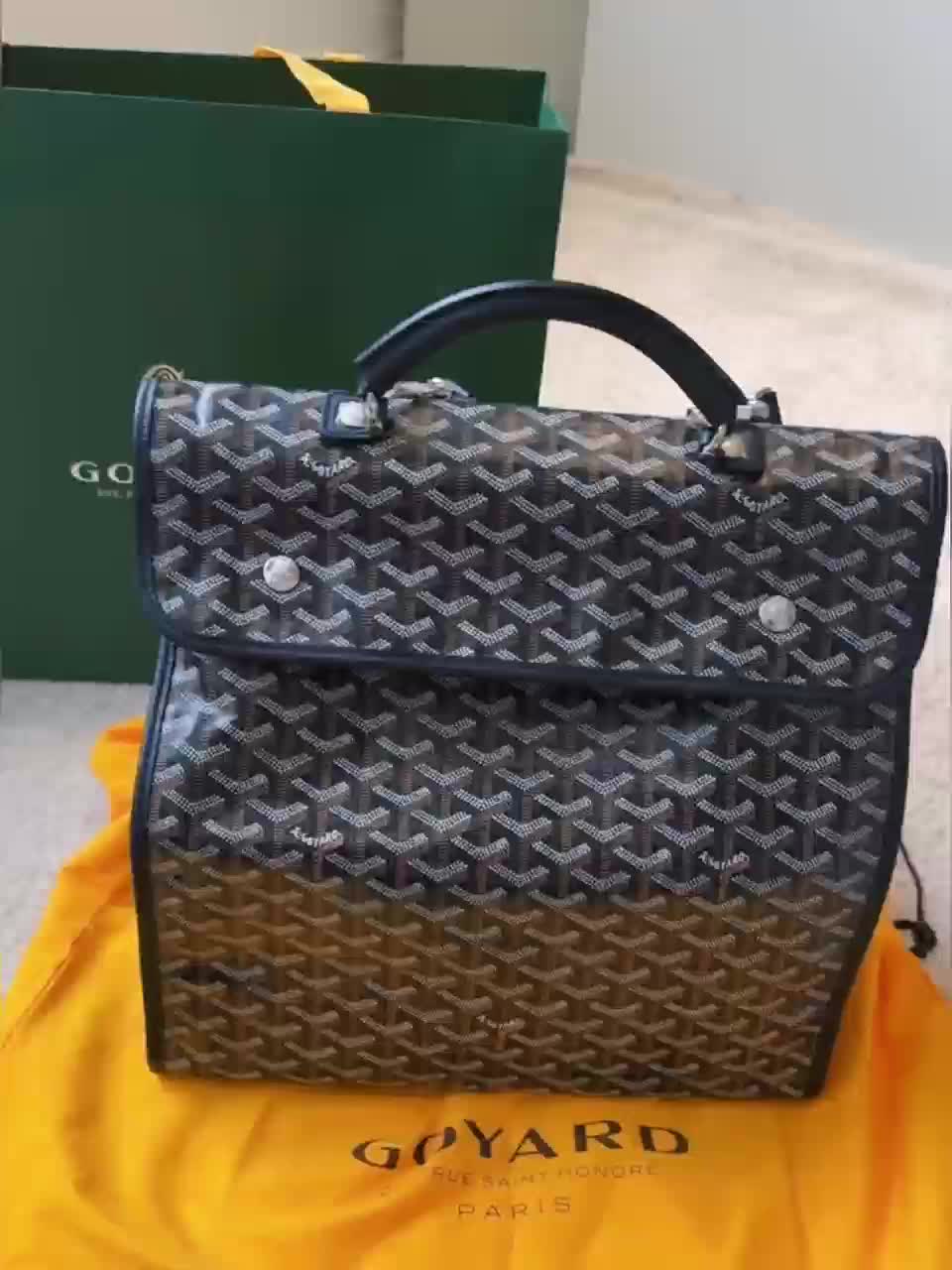 戈雅双肩包值得拥有