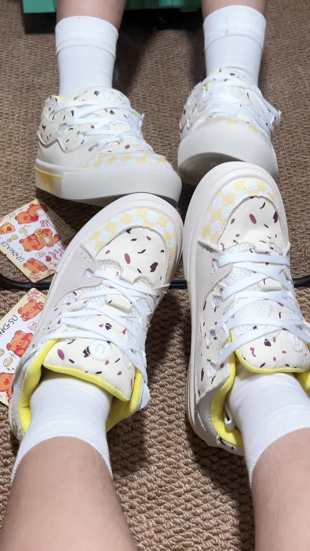 软fufu织物板鞋！蔓越梅点缀鞋子好好看🥹