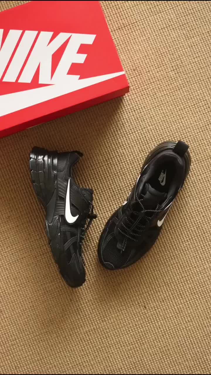 黑白配𝒚𝒚𝒅𝒔🖤Nike V2k新色好韩！