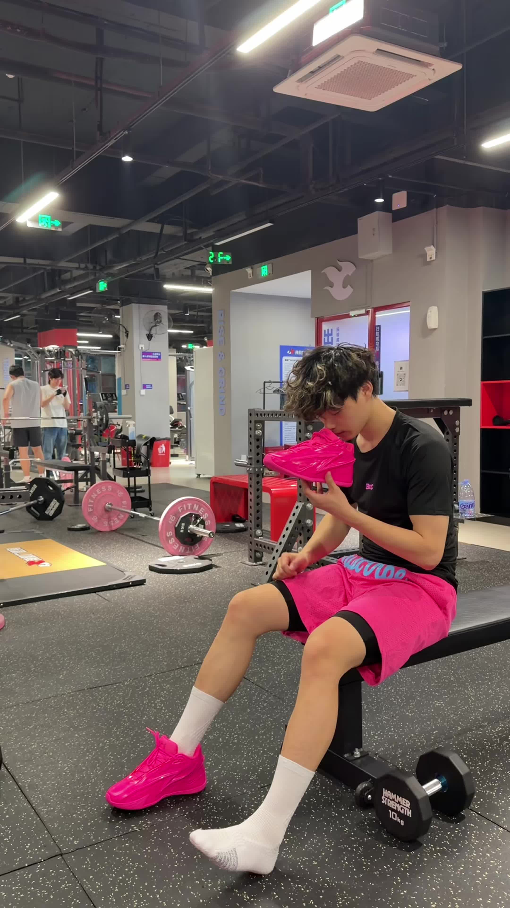篮球男孩带粉一点点的穿搭都不会拒绝吧