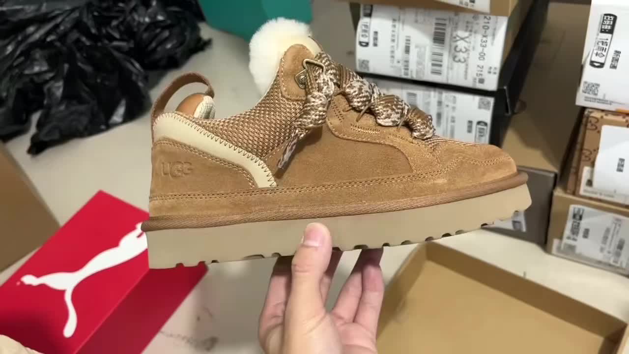 鞋柜里的👟没有四季 ，只有新款与过期～