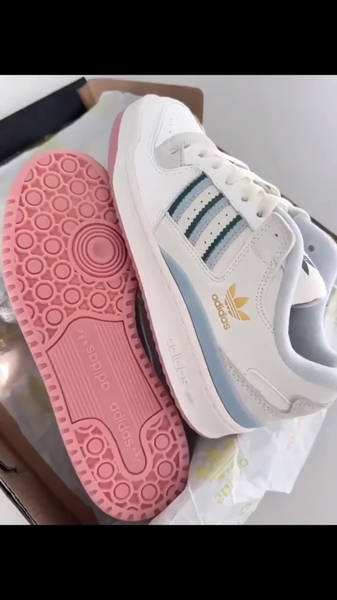 adidas Forum白灰蓝板鞋：低调质感经典好搭