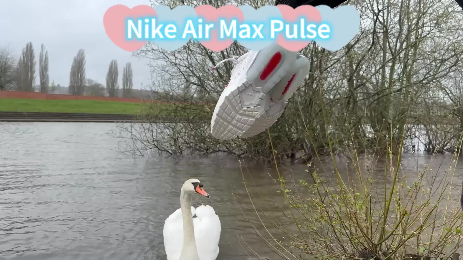 《Nike Air Max Pulse：时尚休闲，舒适之选》