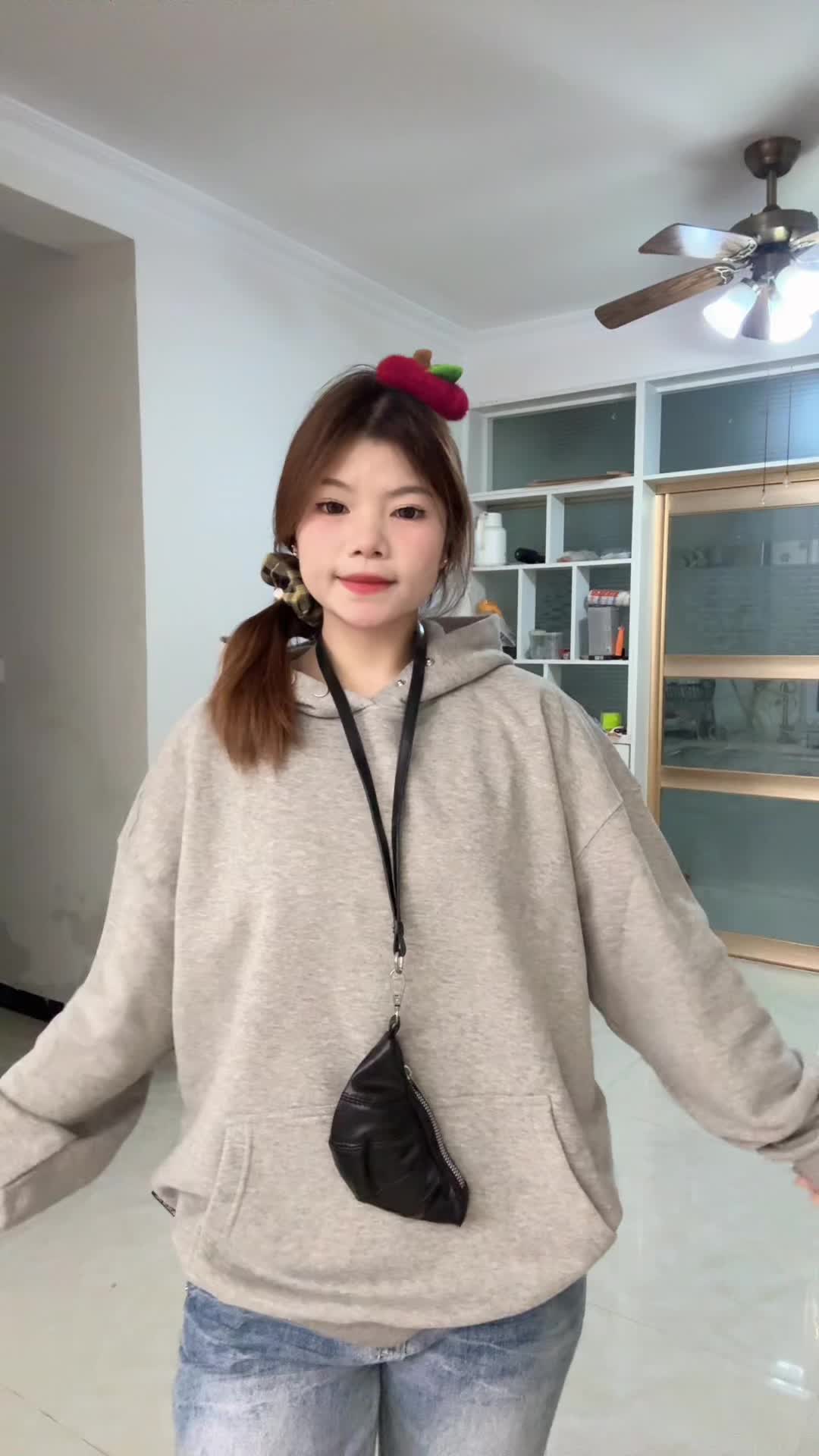 报告！终于找到这种宽松版型的卫衣了