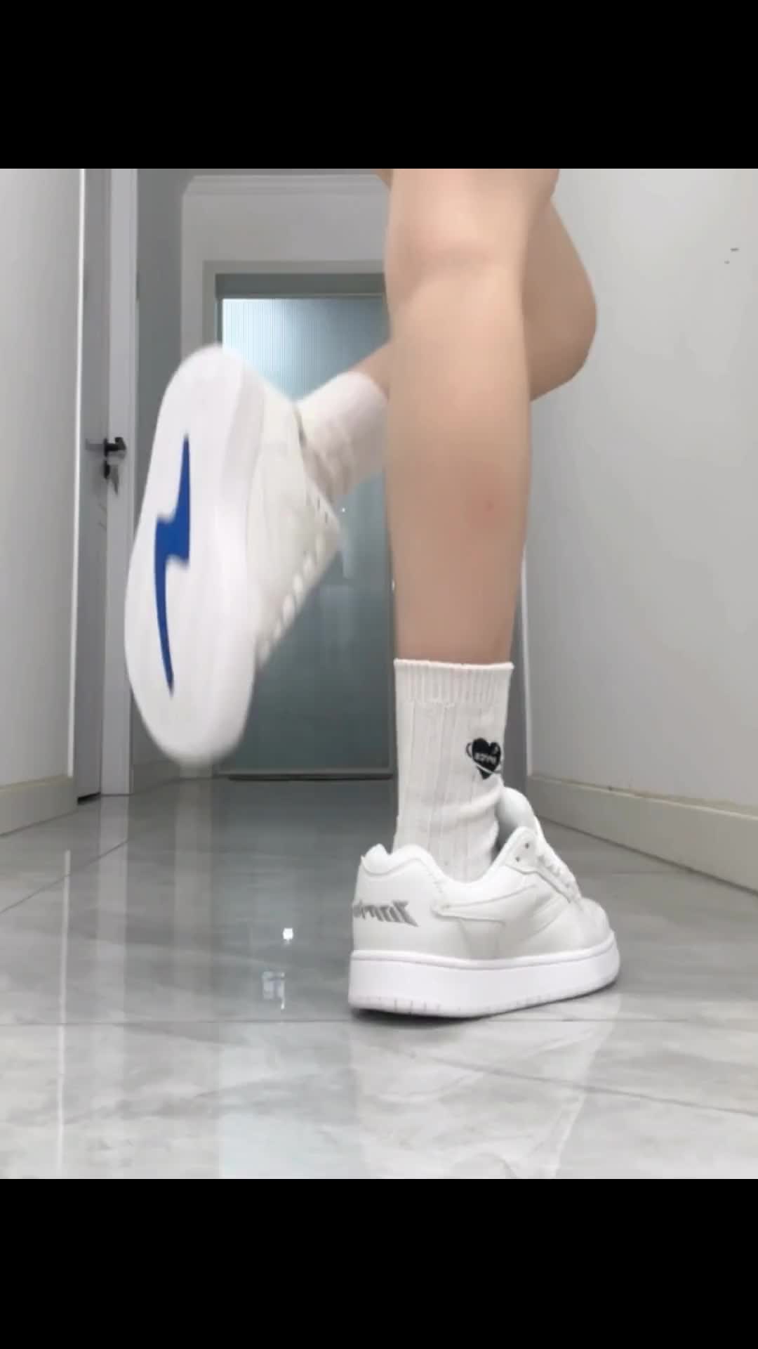 奶乎乎天牧闪电小白面包鞋百搭