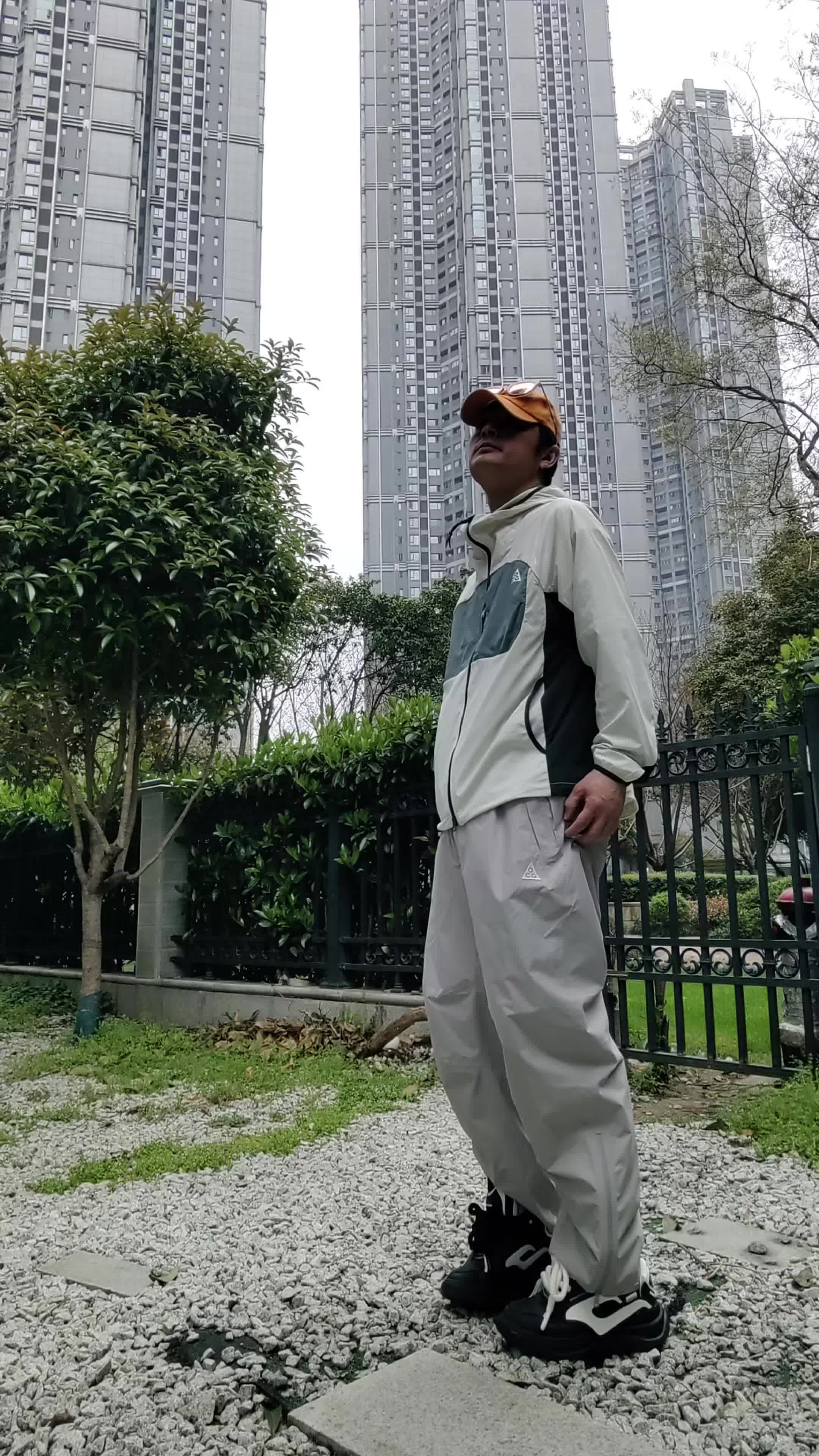 春日时髦休闲运动户外风出街穿搭分享